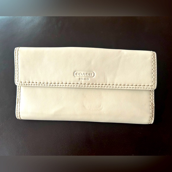 Coach Twist Clasp Slim Envelope Wallet - Picture 1 of 4